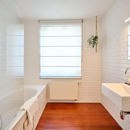 Apartman Luxurious 6-br Mansion Near European Union