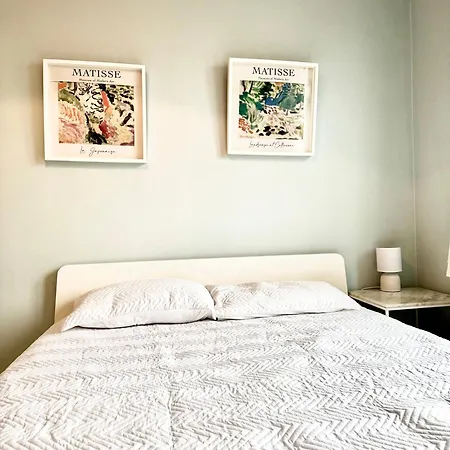 Beautiful 2 Bedroom Familiar Luxury