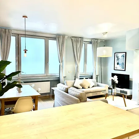 Beautiful 2 Bedroom Familiar Luxury Apartmán Brusel