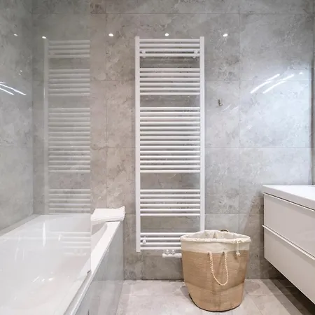 Apartman Flats De La Trinite