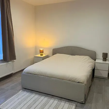 Apartman Confortable Avec Garage Premier Etage Sans Terrasse Brüsszel