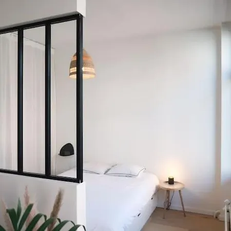 Beautiful In Le Chatelain - 1st Floor Apartment