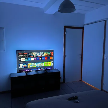 Appartement De Luxe Entièrement Rénové - Proche Aéroport De Bruxelles, Quartier Chic *