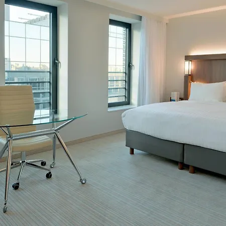 Courtyard By Marriott Eu Otel 4*