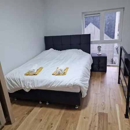 Luxe 1 *