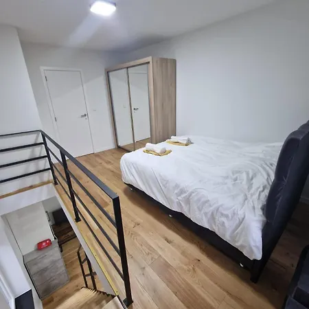 Luxe 1 *