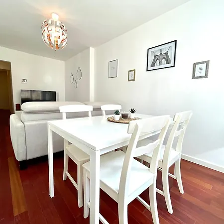 Cosy Duplex - Eu District شقة *