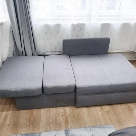 Appartement Modern In Molenbeek-saint-jean / 77 M² / Parking *