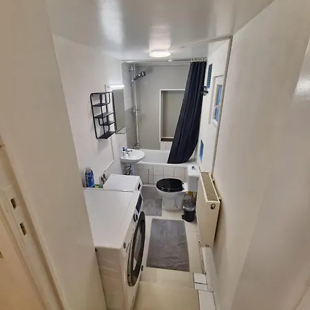 Sauna, Atomium, Expo Brussels, Stadium Roi Baudoin, Kinepolis, Planetarium, Centre דירה בריסל