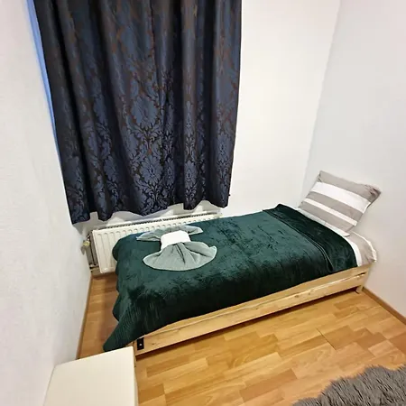 Sauna, Atomium, Expo Brussels, Stadium Roi Baudoin, Kinepolis, Planetarium, Centre דירה