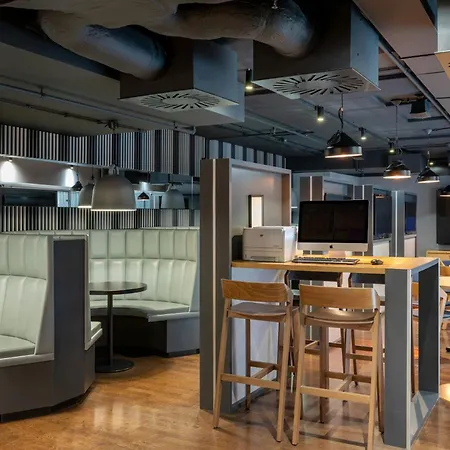 Courtyard By Marriott Eu Otel 4*