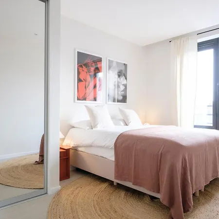 Apartman Flats De La Trinite