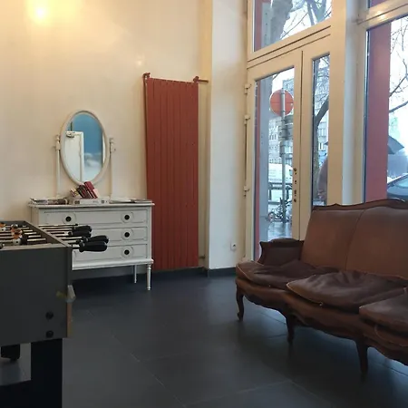 The82 Hostel Midi Hostel