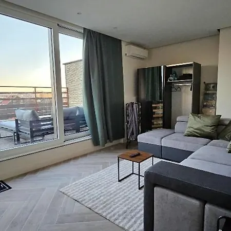Penthouse Lumineux Avec Grande Terrasse De 40m2