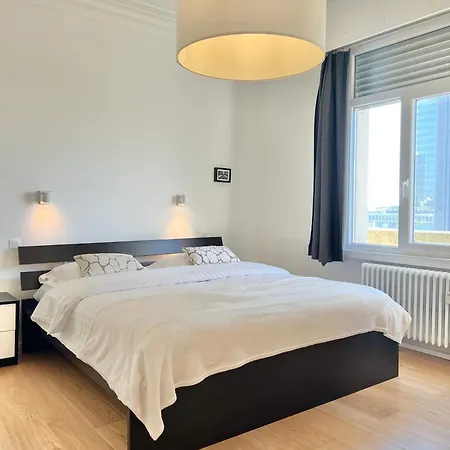 Lovely Loft In Panoramic View!