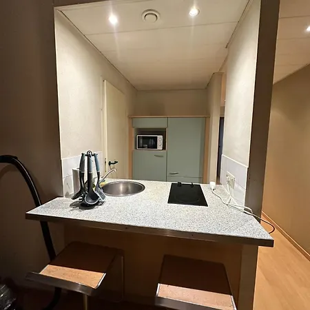 1 4 Personnes Proche Gare Du Midi *