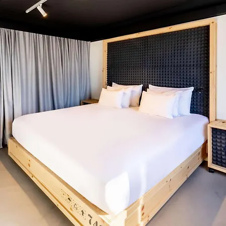 Nhow Hotel
