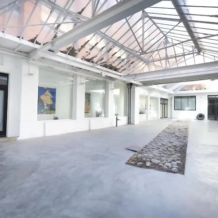 Magnificent Loft - 3 Bedroom Duplex شقة بروكسل