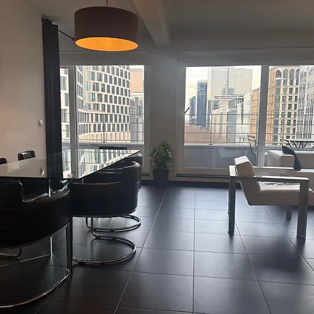 Апартаменты Charming With Balcony Views Брюссель