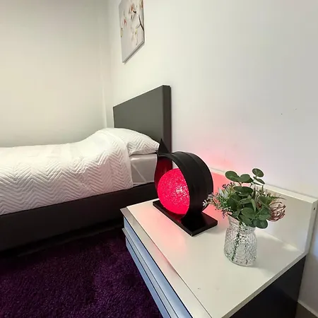 Lejlighed Calme Avec Jardin & Terrasse Metro Direct Centre De *