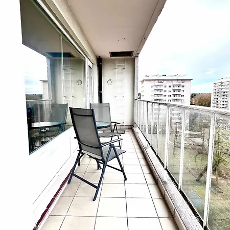 Elegant 2pcs Proche דירה בריסל