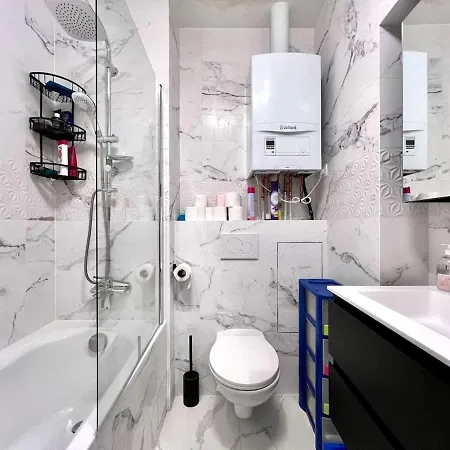 Midi Station - 6 Pers Comfort Apartment Brussels