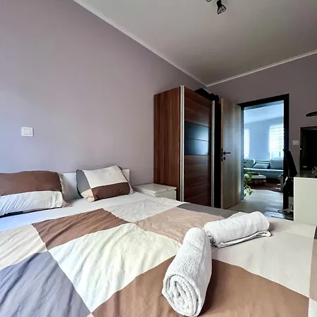 Midi Station - 6 Pers Comfort Apartment Brussels