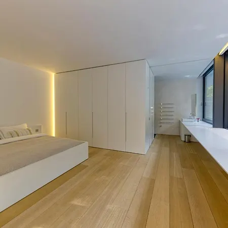 Villa The Luxury Glass Manor Brussel