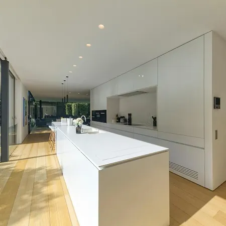 The Luxury Glass Manor *