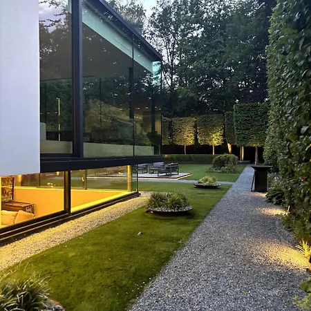 The Luxury Glass Manor Villa Brussel