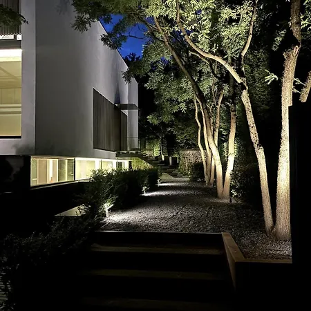 ヴィラ The Luxury Glass Manor