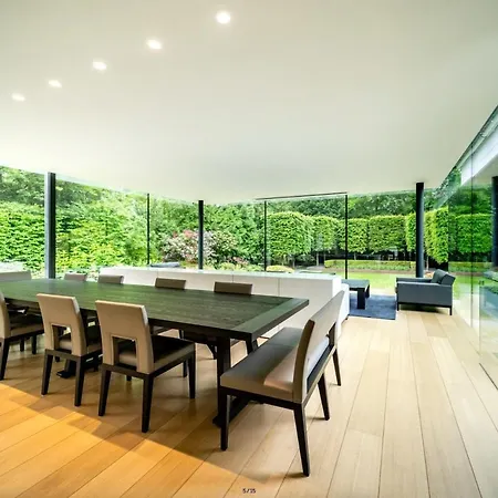 ヴィラ The Luxury Glass Manor ブリュッセル
