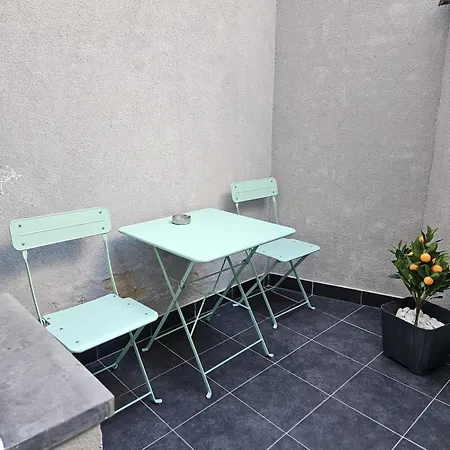 Proche Du Centre De Bruxelles, Atomium,tour&taxi,ing Arena