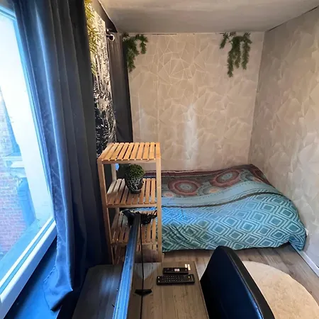 Et Etage Prives Dans Un Duplex Moderne Rum i privatbostad *