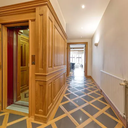 Unique Flat On The Grand Place شقة