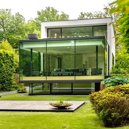 ヴィラ The Luxury Glass Manor *