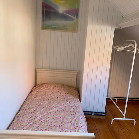 Belle Etage A Stockel With Charming Patio アパート ブリュッセル
