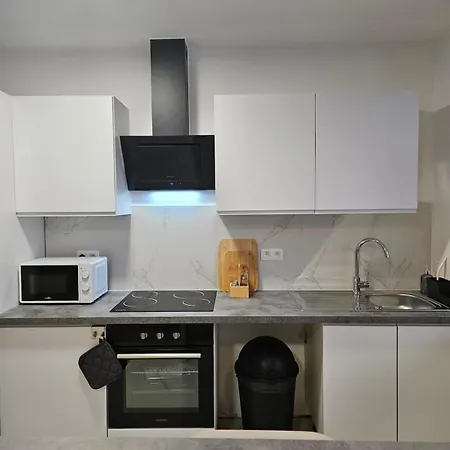 Daire With Terrace 2 Brüksel