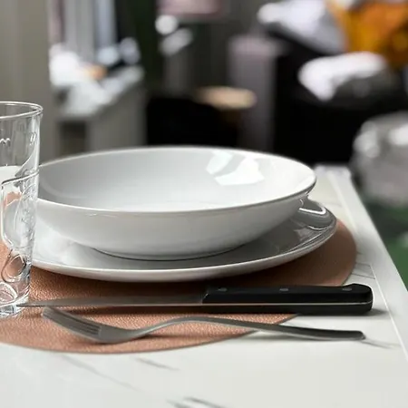 Spacious And Chic 1br - Separate Kitchen & Washer בריסל