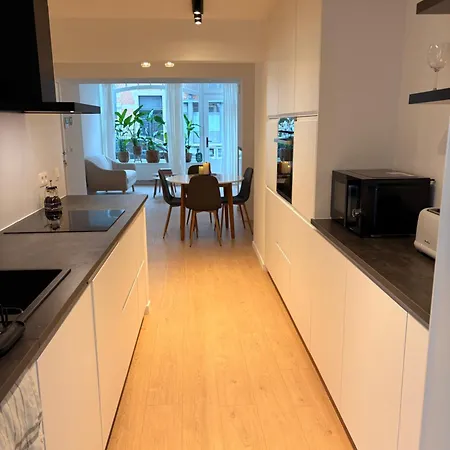Konukevi With Ensuite And Garden *