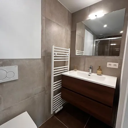 Konukevi With Ensuite And Garden *