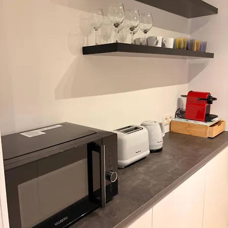 With Ensuite And Garden *