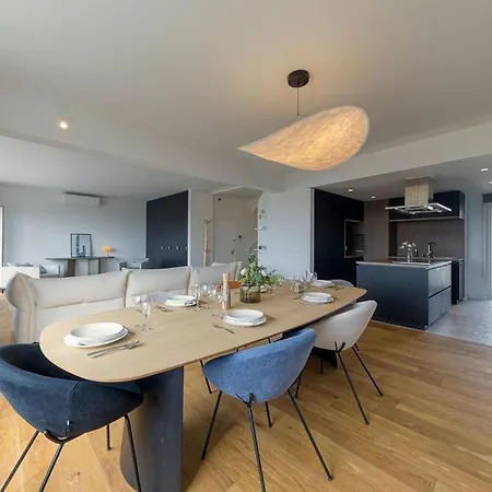 Penthouse With Private Cinema Apartment *