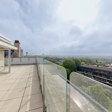Penthouse With Private Cinema * Brüksel