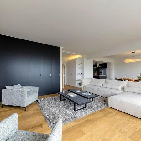 Penthouse With Private Cinema Apartment