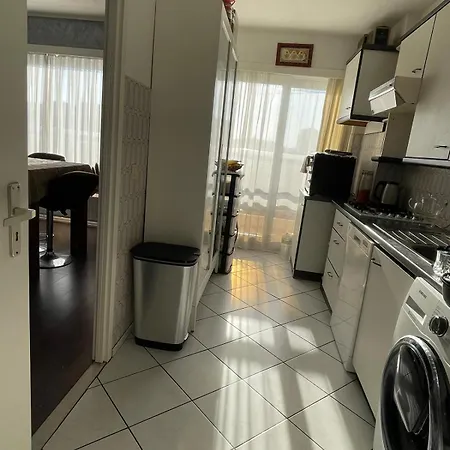 Cosy Near Center Apartament *