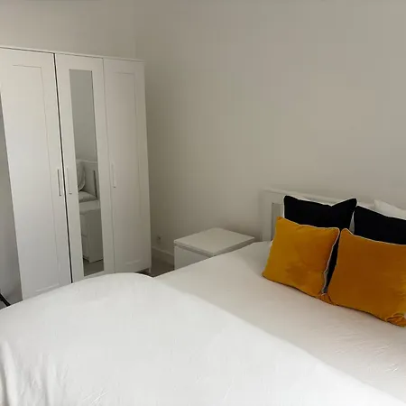 2 Bedroom Duplex *