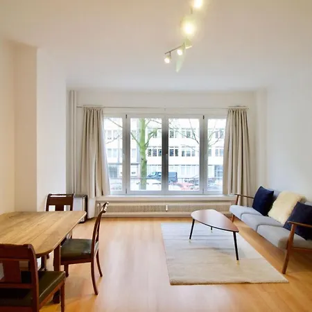 Very & Large Studio-plasky * Bruxelles