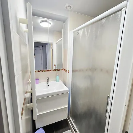 Splendid 2 Bedroom In Etterbeek アパート