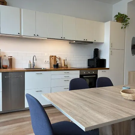 Lumineux Avec Jardin Proche Du Centre